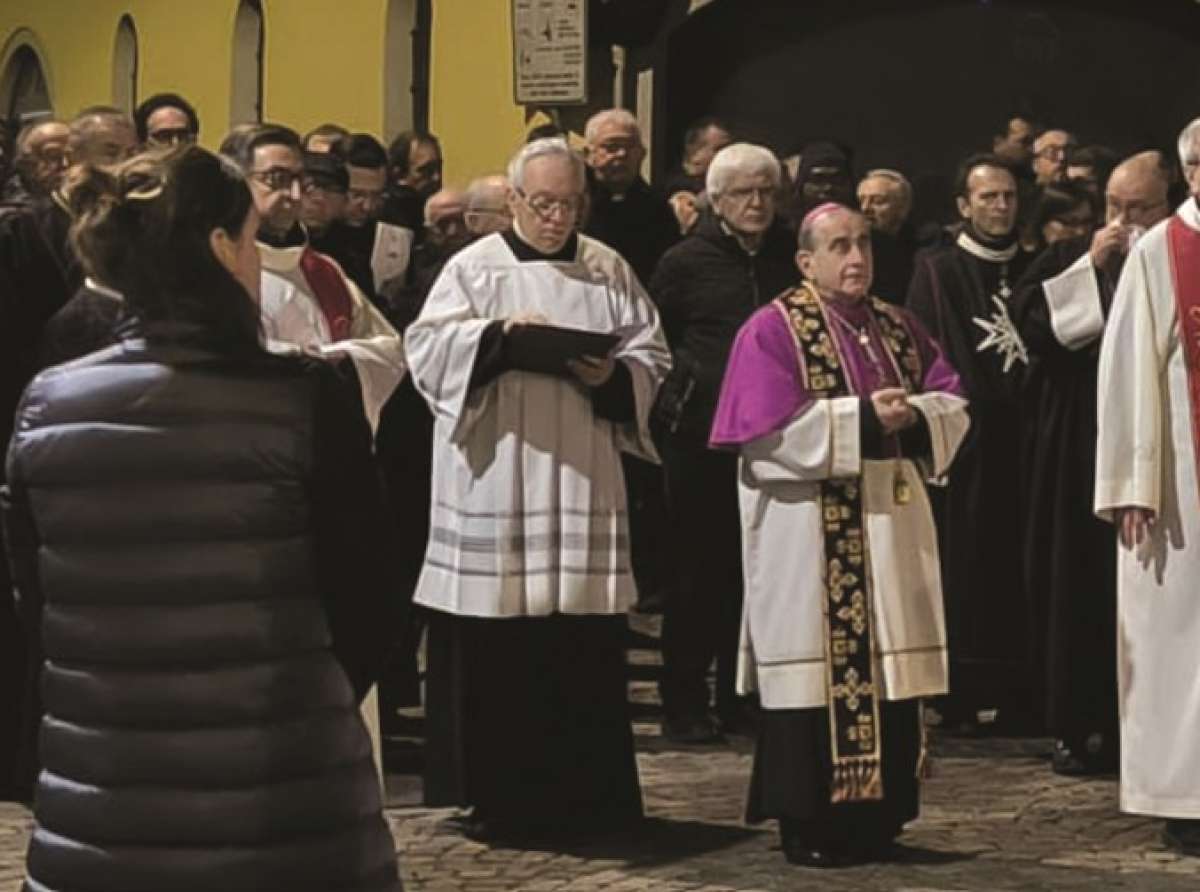 “Gesù, dando un forte grido, spirò.”